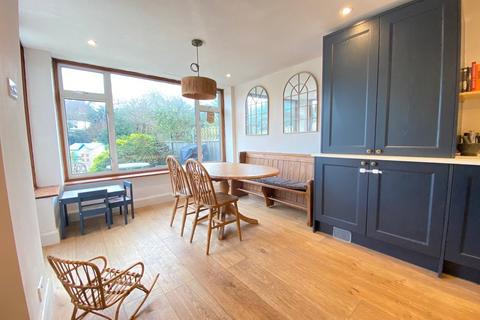 4 bedroom property to rent, Kechill Gardens, Bromley BR2