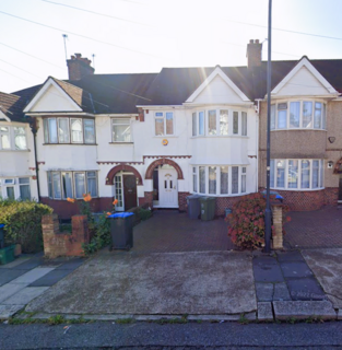 3 bedroom terraced house to rent, Lavender Avenue, Kingsbury, NW9
