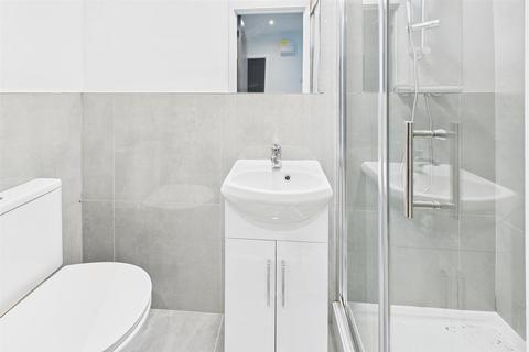 Studio to rent, Wyken Avenue, Coventry CV2