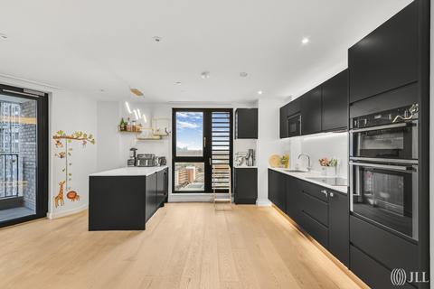 2 bedroom flat for sale, Millstream Tower, N17