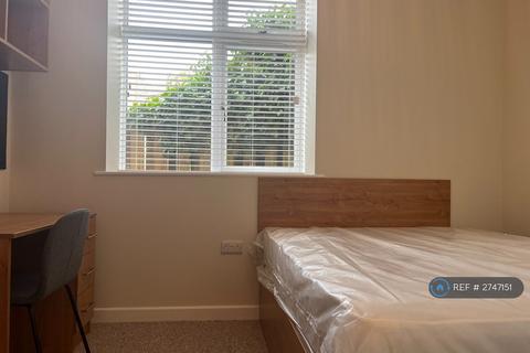 2 bedroom flat to rent, Richmond Court, Bournemouth, BH8