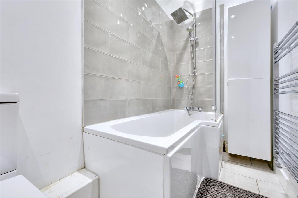 Bathroom 3.jpeg