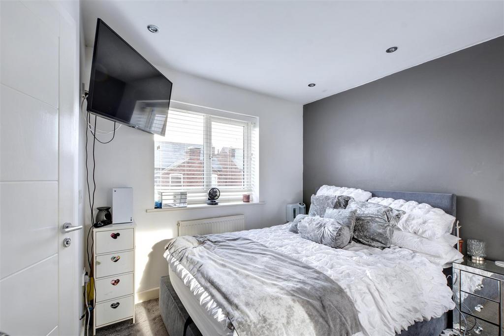Bedroom 1 1.jpeg