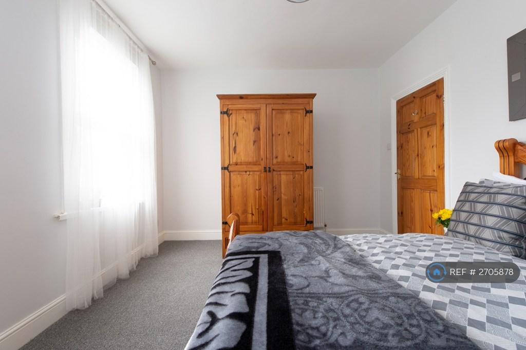 Bright Huge Master Bedroom 4