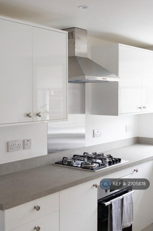 Clean &amp; Bright Kitchen