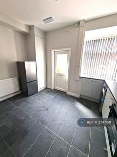 1 bedroom in a house share to rent, Moorfield Grove, Bolton, BL2