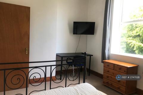 3 bedroom flat to rent, Ullet Road, Liverpool, L17