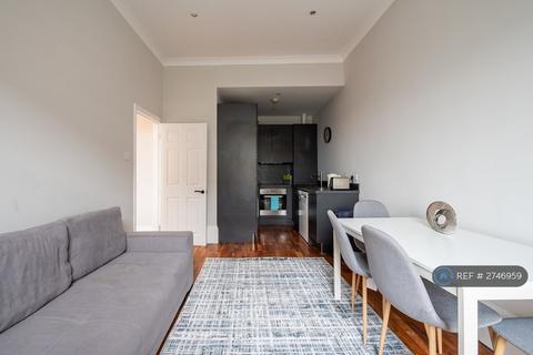 2 bedroom flat to rent, Queens Crescent, London, NW5