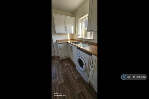 2 bedroom terraced house to rent, Western Avenue, Blacon, Chester, CH1