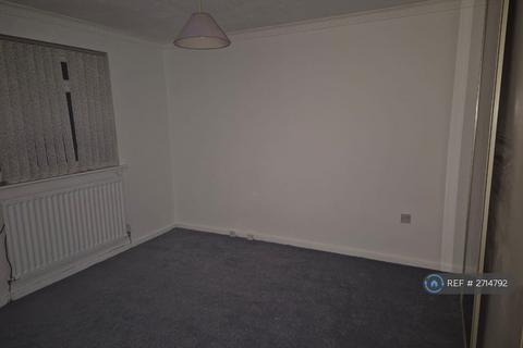 3 bedroom terraced house to rent, Windsor Drive, Wallsend, NE28