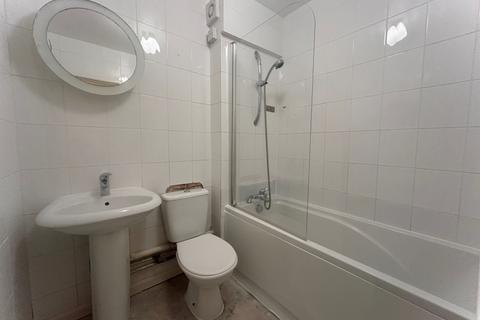 1 bedroom flat to rent, Ashdown Court, 30 Cedar Road SM2
