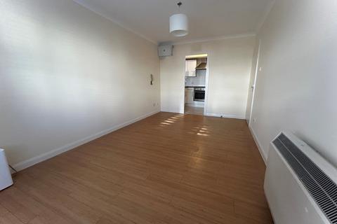 1 bedroom flat to rent, Ashdown Court, 30 Cedar Road SM2