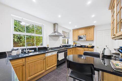 4 bedroom detached house for sale, Hales Croft, Aylesbury HP21