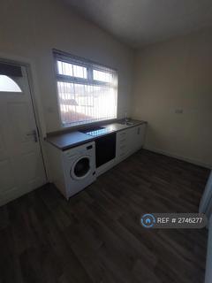 2 bedroom terraced house to rent, Liverpool Road, Platt Bridge, Wigan, WN2