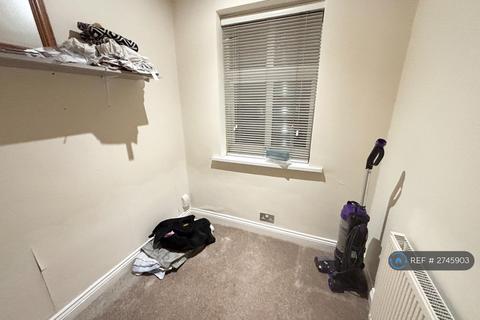 3 bedroom semi-detached house to rent, Harborough Road, Oadby, Leicester, LE2