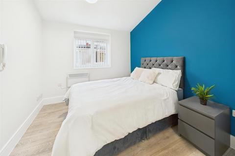 Studio to rent, Wyken Avenue, Coventry CV2