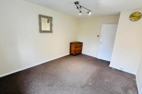 2 bedroom flat to rent, Oakington Avenue, Wembley HA9