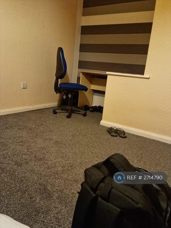 Bedroom 1 (Study Area)