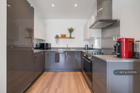 1 bedroom flat to rent, Augustine Court, London, SE18