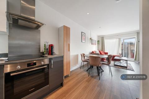 1 bedroom flat to rent, Augustine Court, London, SE18