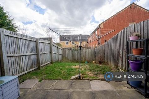 2 bedroom terraced house to rent, Ambleside Drive, Leicester, LE2