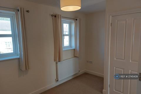 2 bedroom terraced house to rent, Ambleside Drive, Leicester, LE2