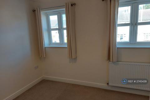 2 bedroom terraced house to rent, Ambleside Drive, Leicester, LE2