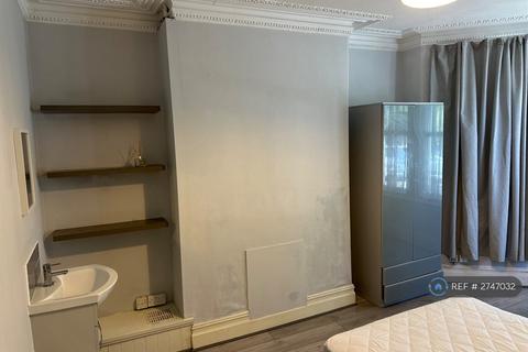 1 bedroom in a house share to rent, Ashton Road, Bristol, BS3
