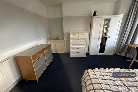 1 bedroom in a house share to rent, Ashton Road, Bristol, BS3
