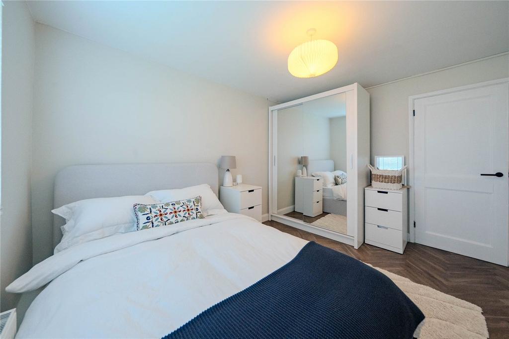 Turnberry View, Leeds, West Yorkshire - More