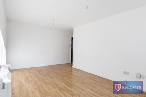 1 bedroom flat for sale, Cherry Blossom, London, N13