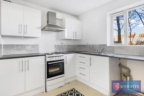 1 bedroom flat for sale, Cherry Blossom, London, N13