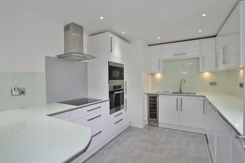 3 bedroom apartment to rent, NORTH OXFORD EPC RATING C