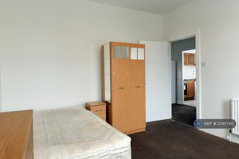 3 bedroom flat to rent, Audley Road, Hendon, NW4