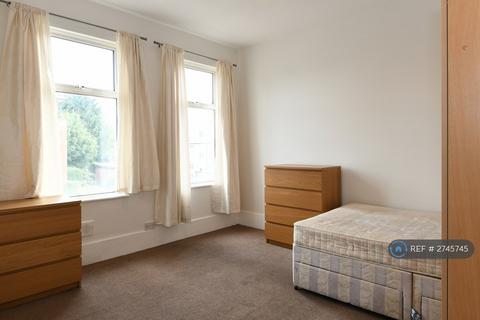 3 bedroom flat to rent, Audley Road, Hendon, NW4