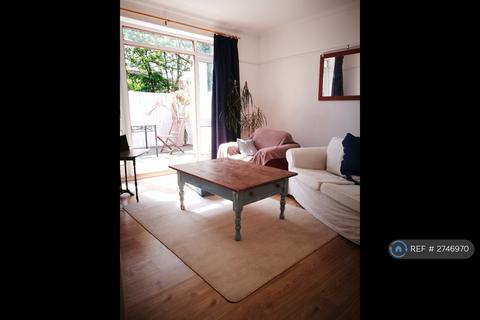 2 bedroom flat to rent, Mannock Road, London, N22