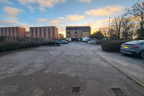 2 bedroom apartment to rent, Brocade Court, London, NW9