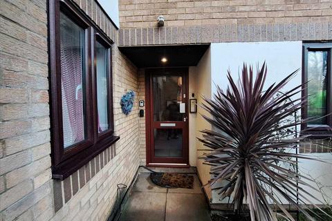 2 bedroom apartment to rent, Brocade Court, London, NW9