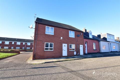 2 bedroom flat to rent, Carley Road, Southwick, Sunderland