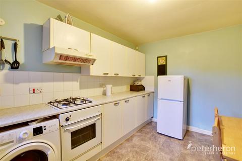 2 bedroom flat to rent, Carley Road, Southwick, Sunderland