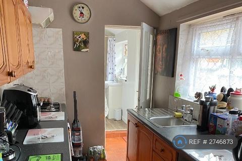2 bedroom terraced house to rent, Kingsley Street, Stoke-On-Trent, ST3