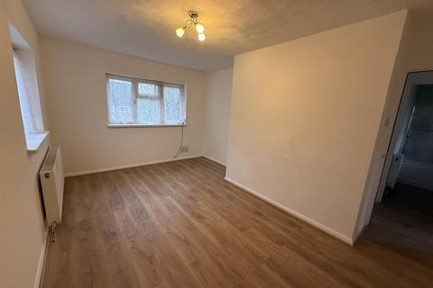 2 bedroom apartment to rent, Brookside, Potters Bar EN6