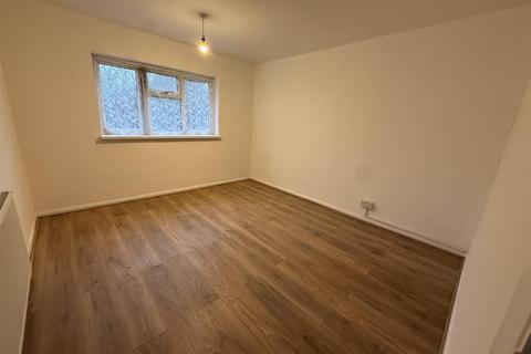 2 bedroom apartment to rent, Brookside, Potters Bar EN6