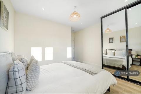 undefined, Beechwood Grove, London, W3