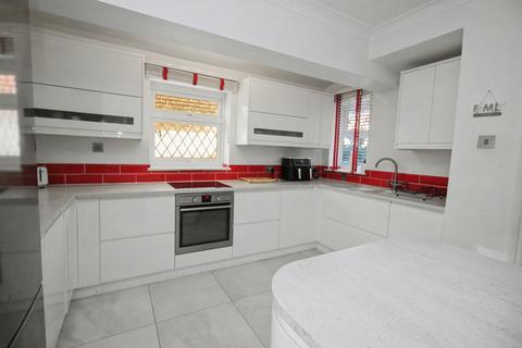3 bedroom detached house for sale, Bitterne Road East, Southampton SO18