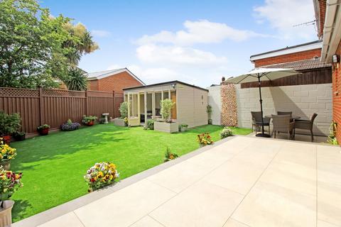 3 bedroom detached house for sale, Bitterne Road East, Southampton SO18