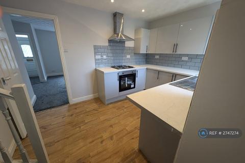 3 bedroom terraced house to rent, Church Road, Ton Pentre, Pentre, CF41