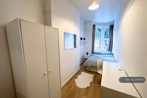 6 bedroom flat to rent, Surbiton, Surbiton, KT5