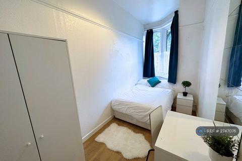 6 bedroom flat to rent, Surbiton, Surbiton, KT5