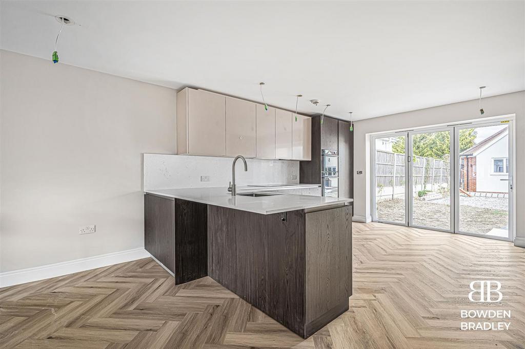 Kitchen / Lounge